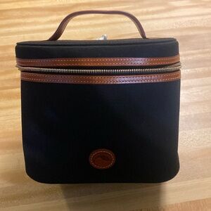 Dooney and bourke captive getaway